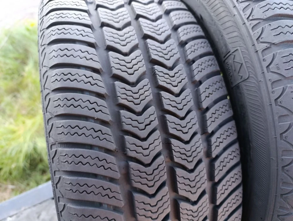 Зимові шини Semperit 195/60 R16 C резина цешка Р16С