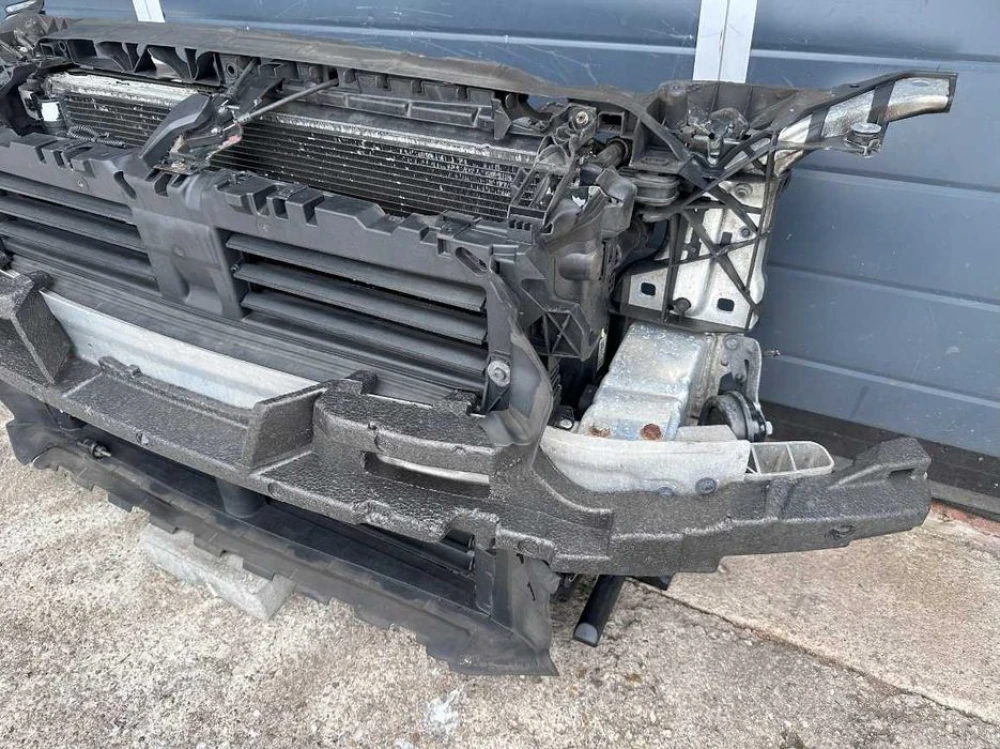 Комплект радіаторів AUDI A4 B9 8W 2.0 TDI Ауді