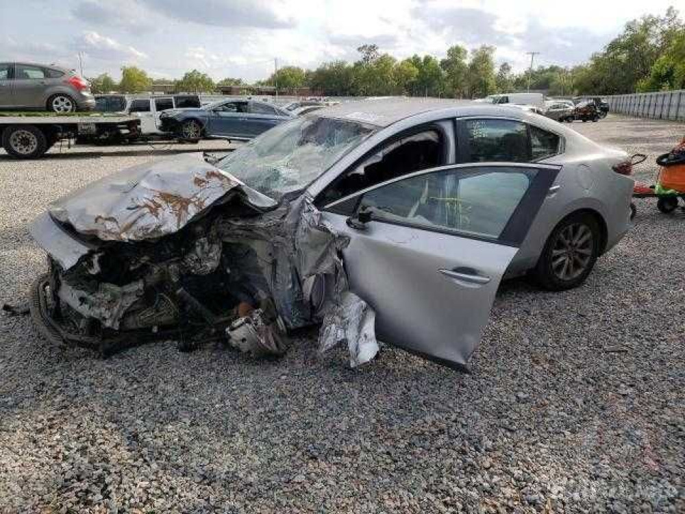 Разборка фонарь бампер дверь крышка багажника Mazda 3 BP 2018-2024 год