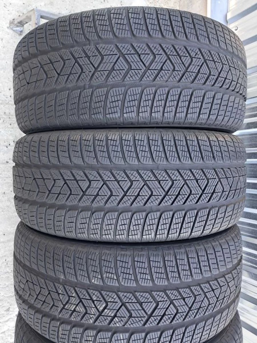 Резина зима 90% протектор Pirelli 255/55 R18 Scorpion Winter