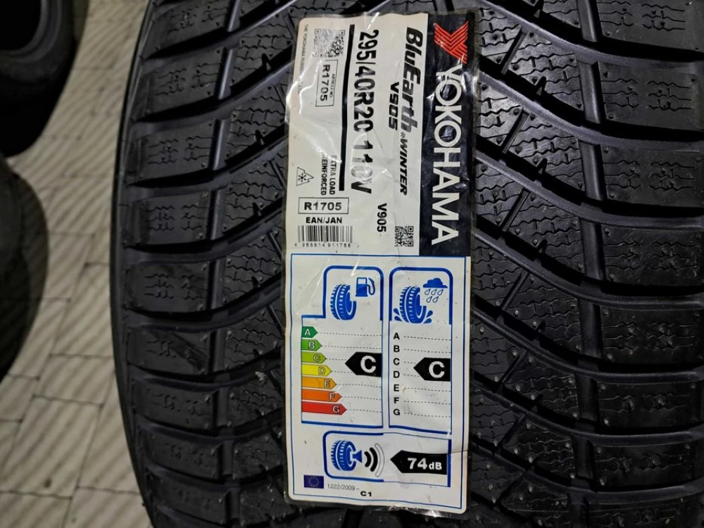 Резина зима НОВА Yokohama 295/40 R20 BluEarth Winter V905 madein Japan