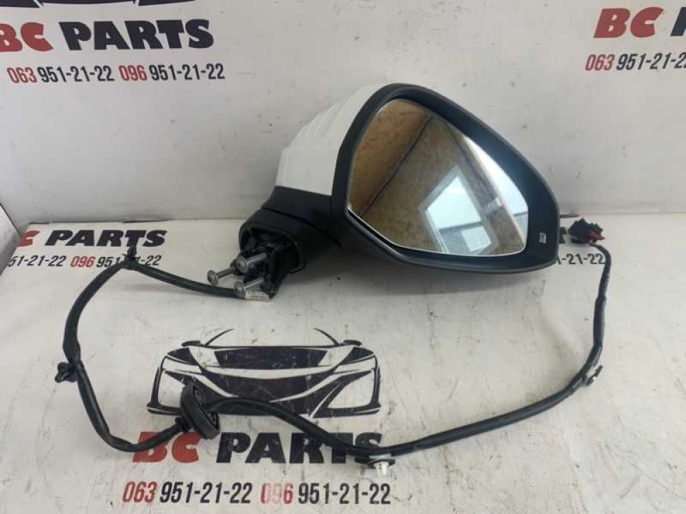 Зеркало боковое правое Audi A5 2019 год  8W8857410C 6pin