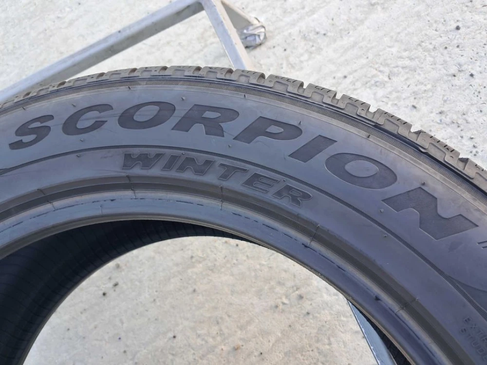 Резина зима 90% протектор Pirelli 255/55 R20 Scorpion Winter