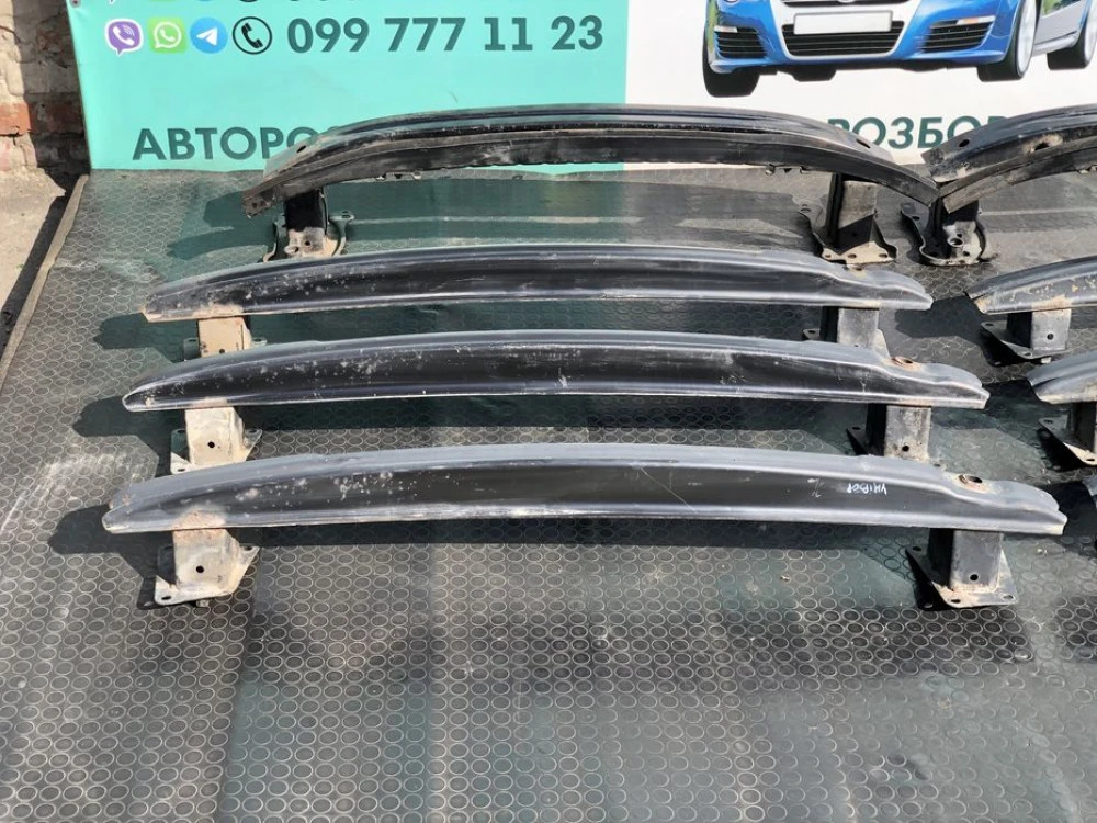 Усилитель бампера Пассат Б6 Підсилювач Passat B6 golf 5 skoda a5