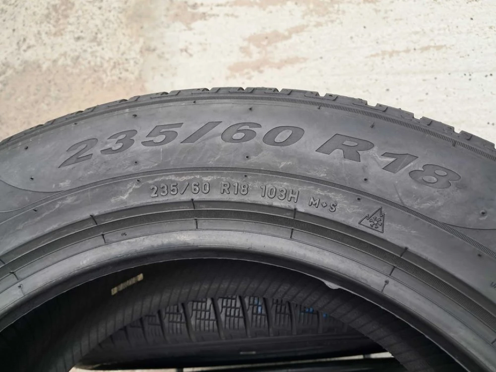 Резина зима 95% протектор Pirelli 235/60 R18 Scorpion Winter