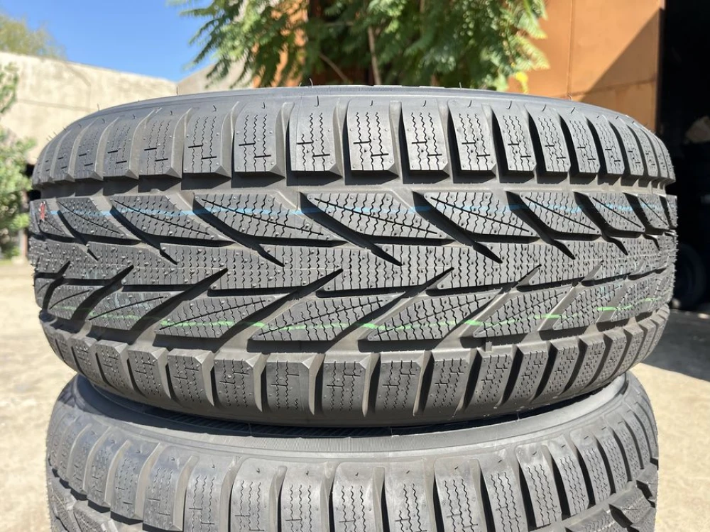 215/55 r16 Toyo Proxes S952 НОВАЯ Резина зимняя Japan