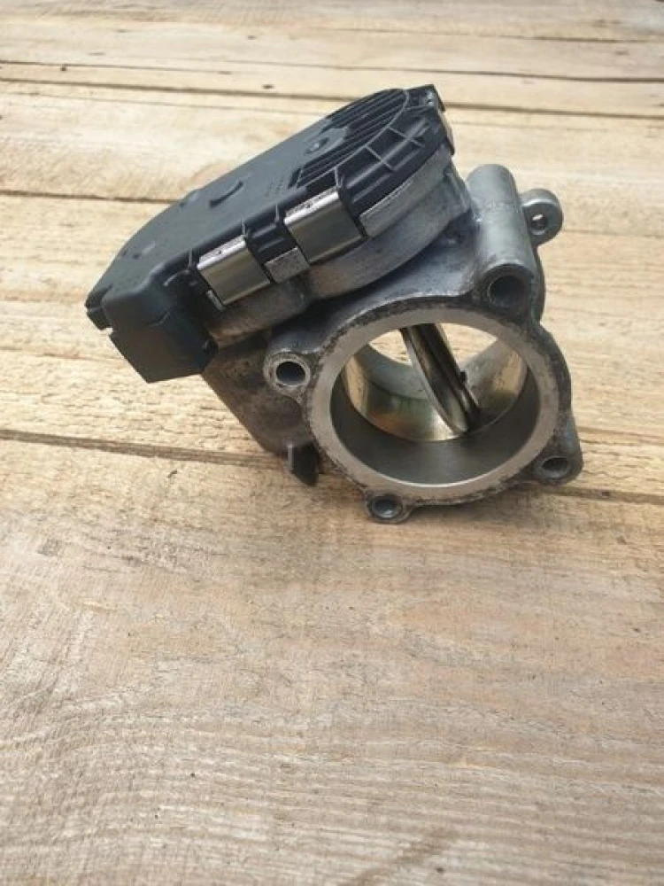 Дроссельная заслонка A 642 090 02 70 Mercedes W221 OM642 3.0 CDI