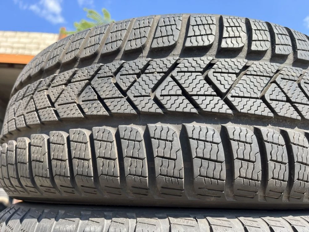 215/55 r17 Pirelli Sottozero 3 winter Резина зимняя