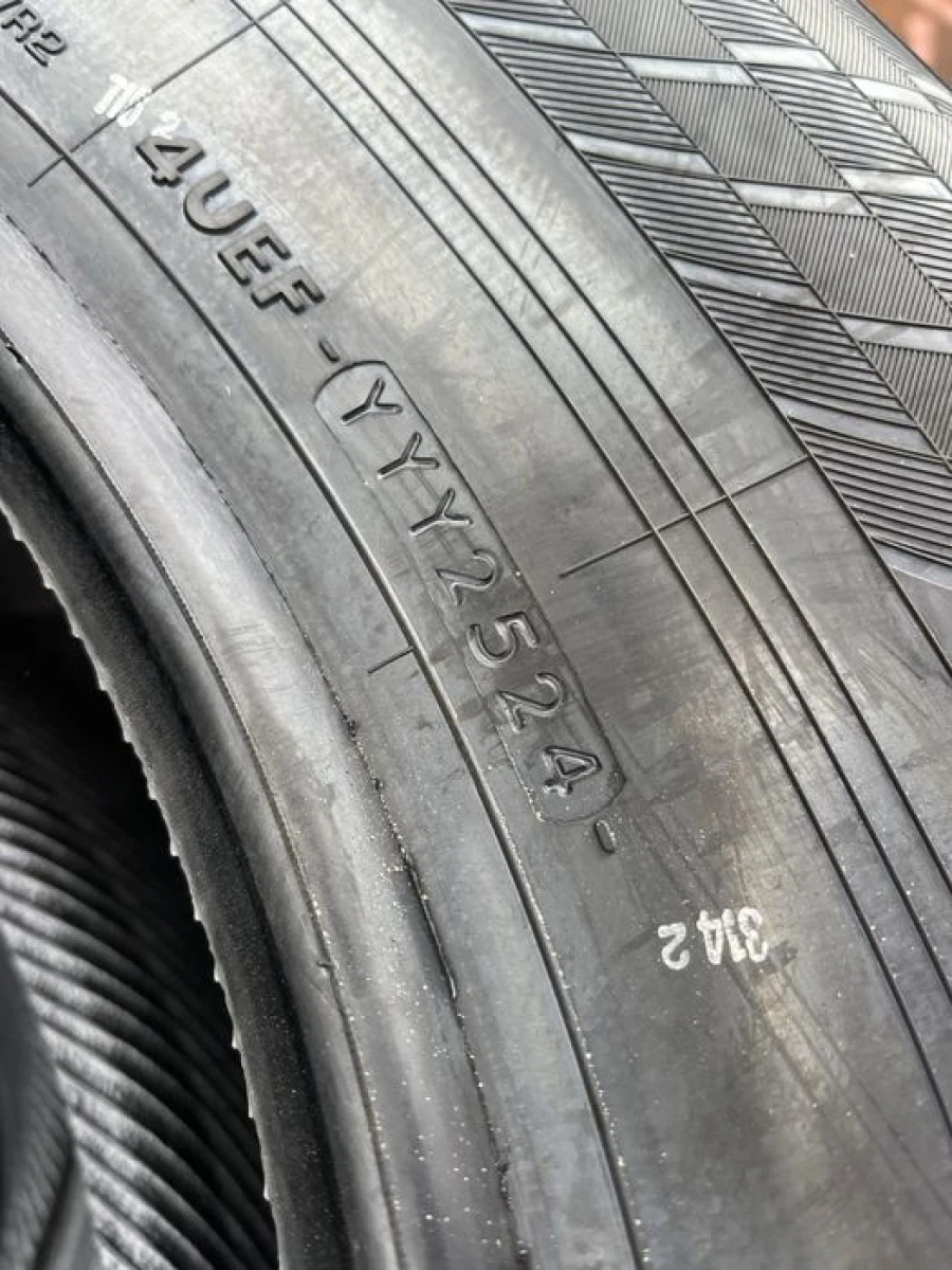 265/70 r15 Yokohama BluEarth winter V905 24 год НОВАЯ Резина зимняя