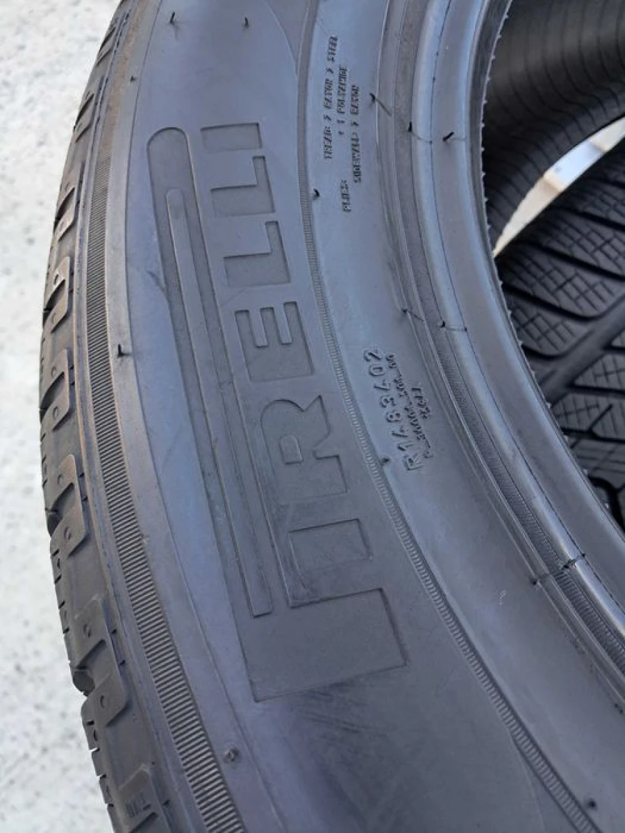 Резина зима 90% протектор Pirelli 255/55 R18 Scorpion Winter