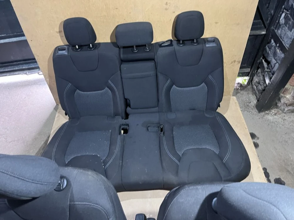 Комплект сидінь салон сидение jeep cherokee kl