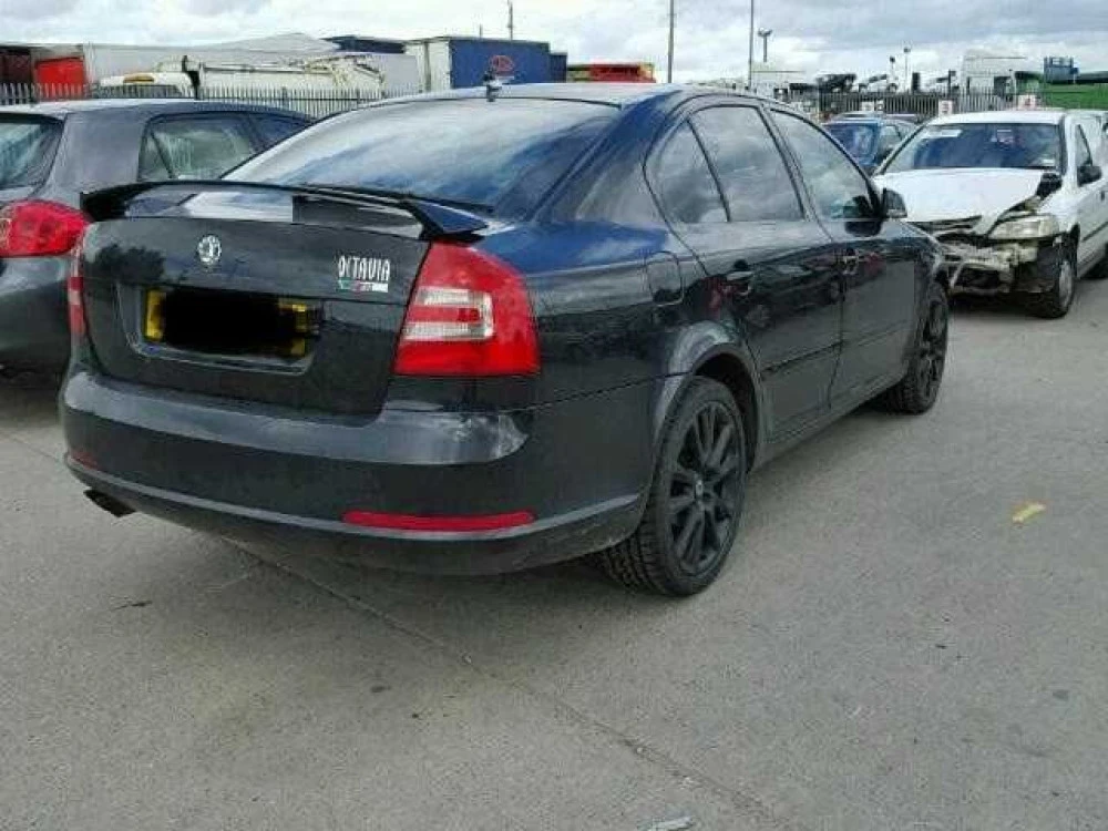 кузовщина шкода октавія А5 2006p автозапчастини Octavia A5