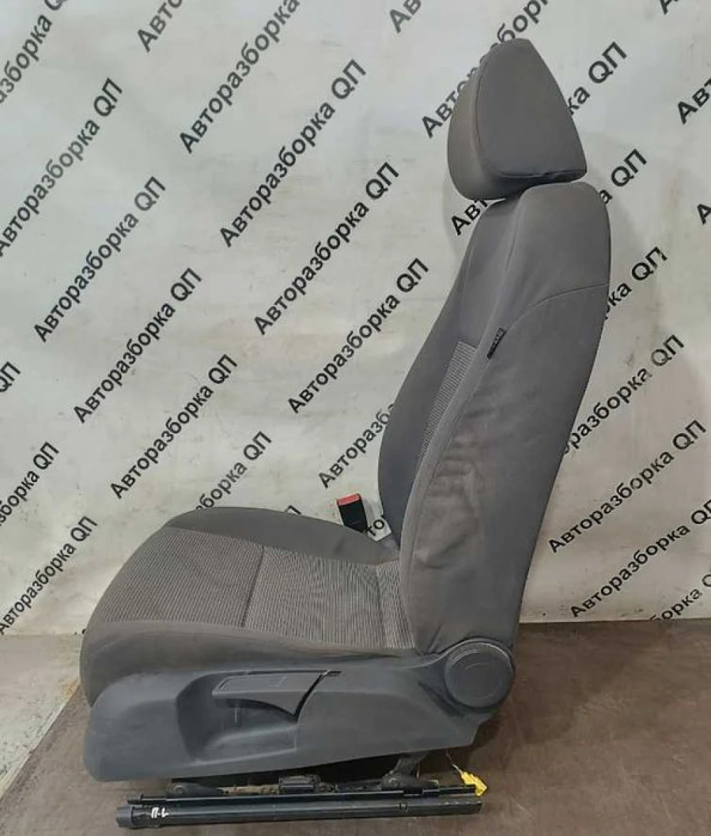 Салон (ткань) Volkswagen Jetta A5. Разборка Volkswagen Jetta A5