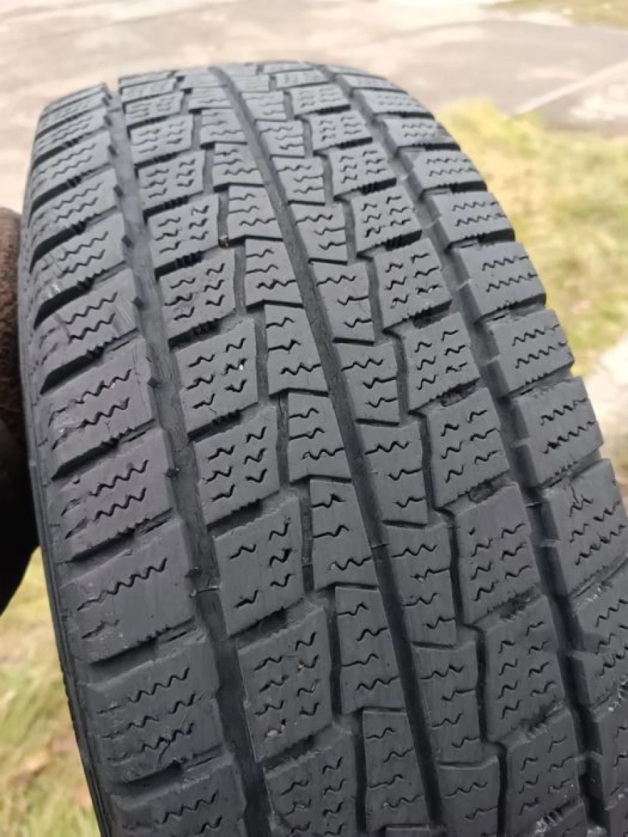 Зимові шини Hankook 215/65 R16C резина цешка Р16 С