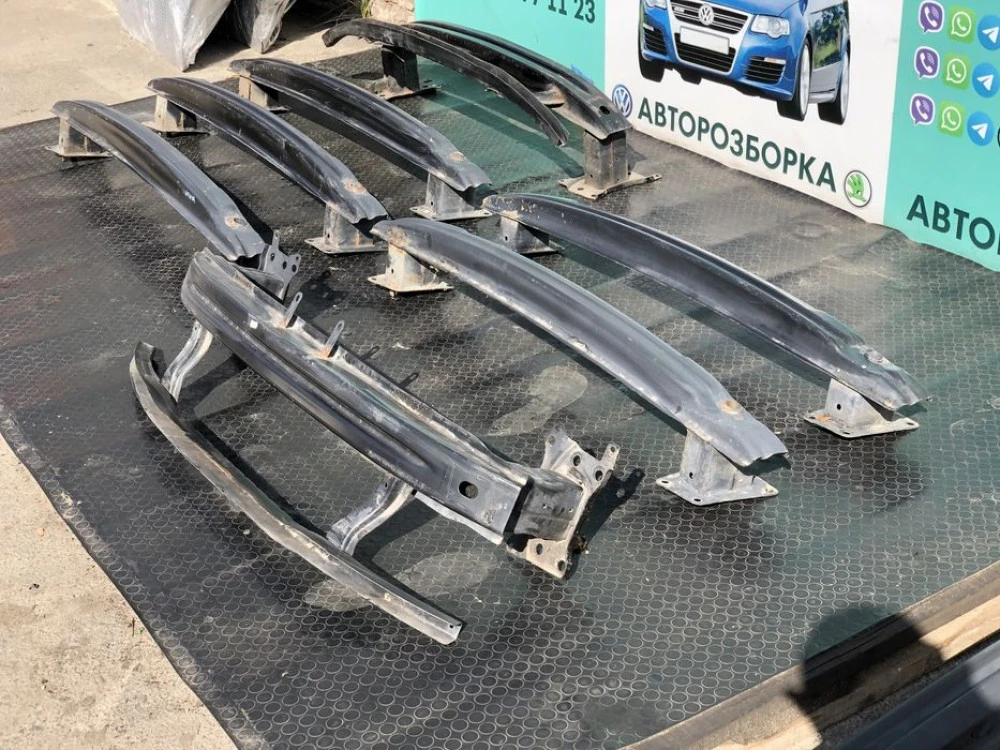 Усилитель бампера Пассат Б6 Підсилювач Passat B6 golf 5 skoda a5