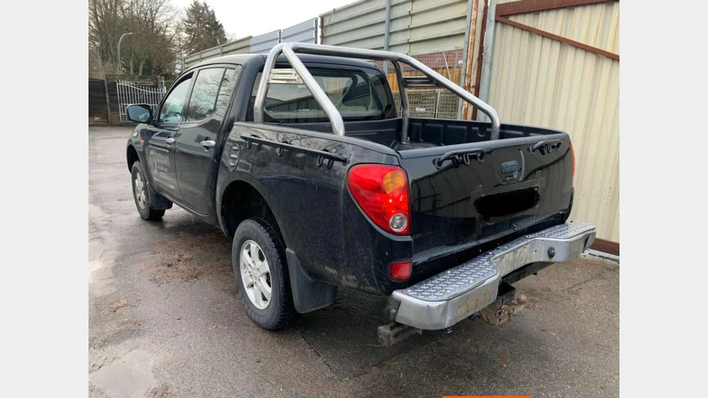 автозапчастини кузовні для Mitsubishi L200