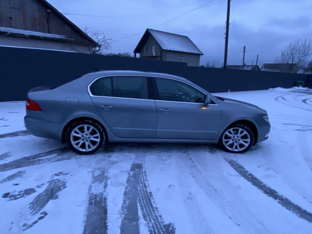 Двері дверь Scoda Skoda Superb 2 fl oktavia a5 шкода суперб 2