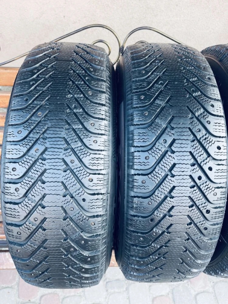 Шини резина 215/70 R16 зимові Good Year