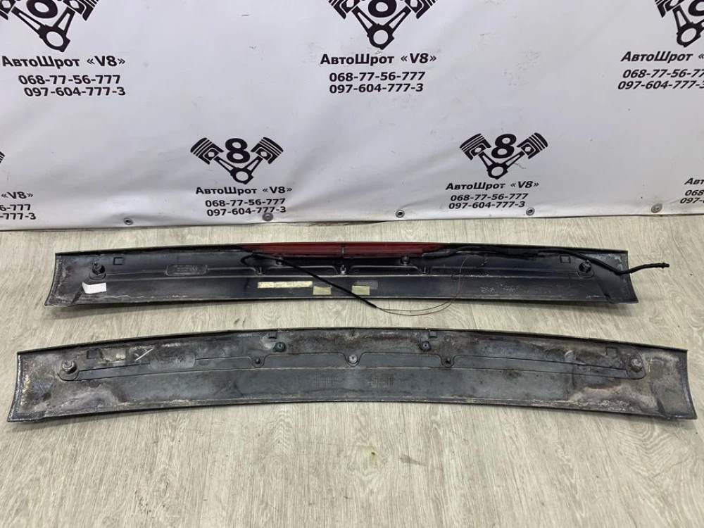 Спойлер VW Touareg накладка Туарег 7L6827933C