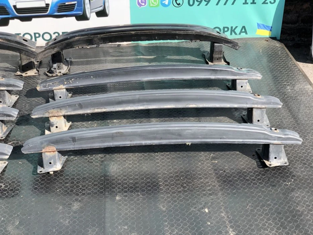 Усилитель бампера Пассат Б6 Підсилювач Passat B6 golf 5 skoda a5