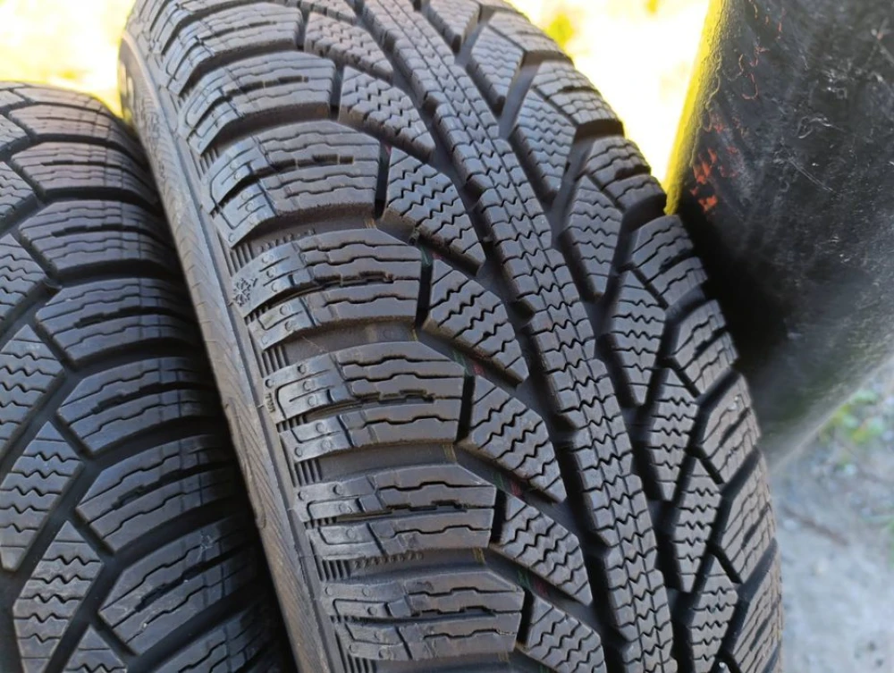 Майже нові зимові шини Semperit 175/65 R14 резина Р14