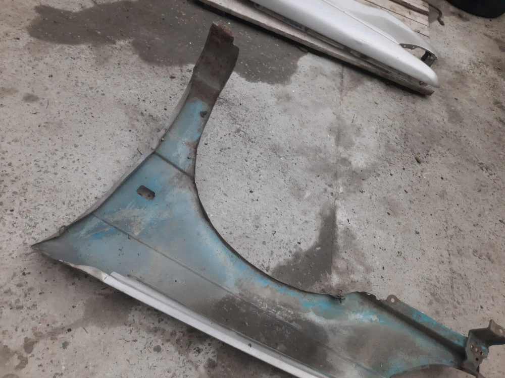 MB549986 крыло переднее правое Mitsubishi Lancer IV Разборка