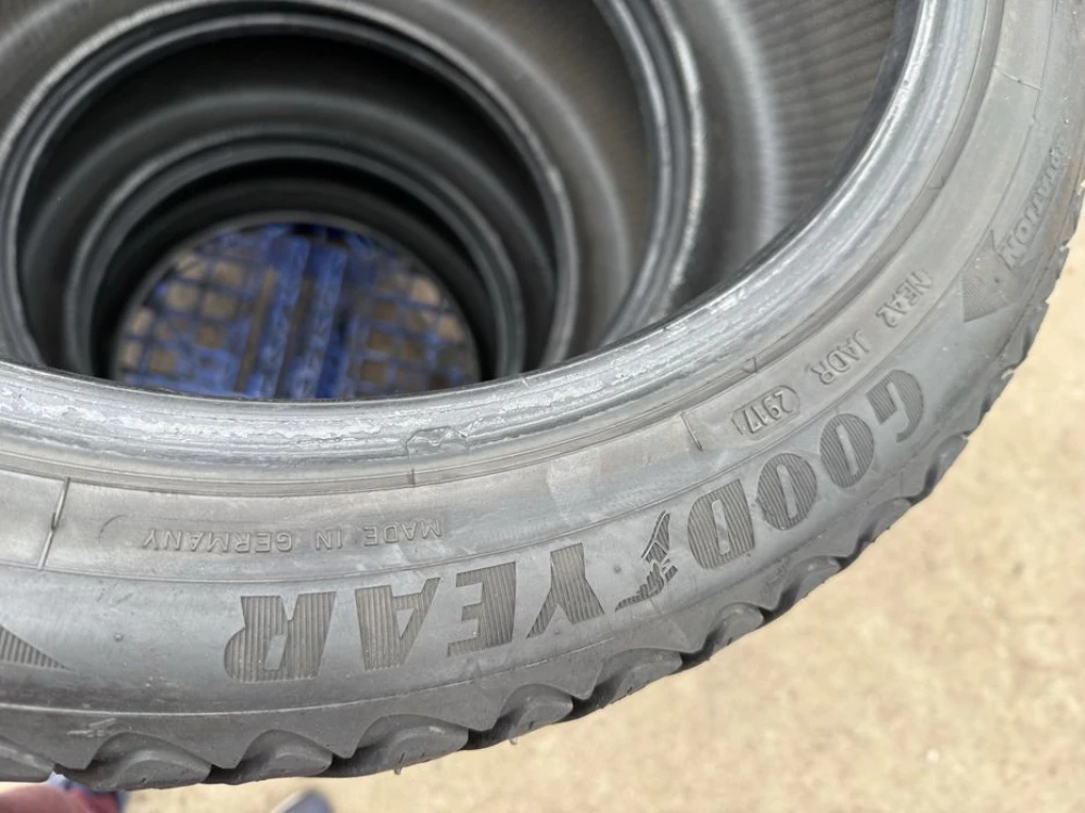 245/45 r19 Goodyear UltraGrip Резина зимняя