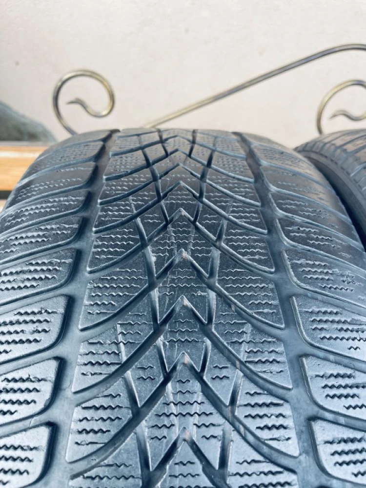 Шини 245/45 R17 Dunlop