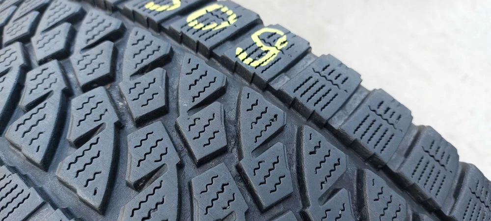 Резина зима 70% протектор Bridgestone 215/70 R15C Blizzak W810