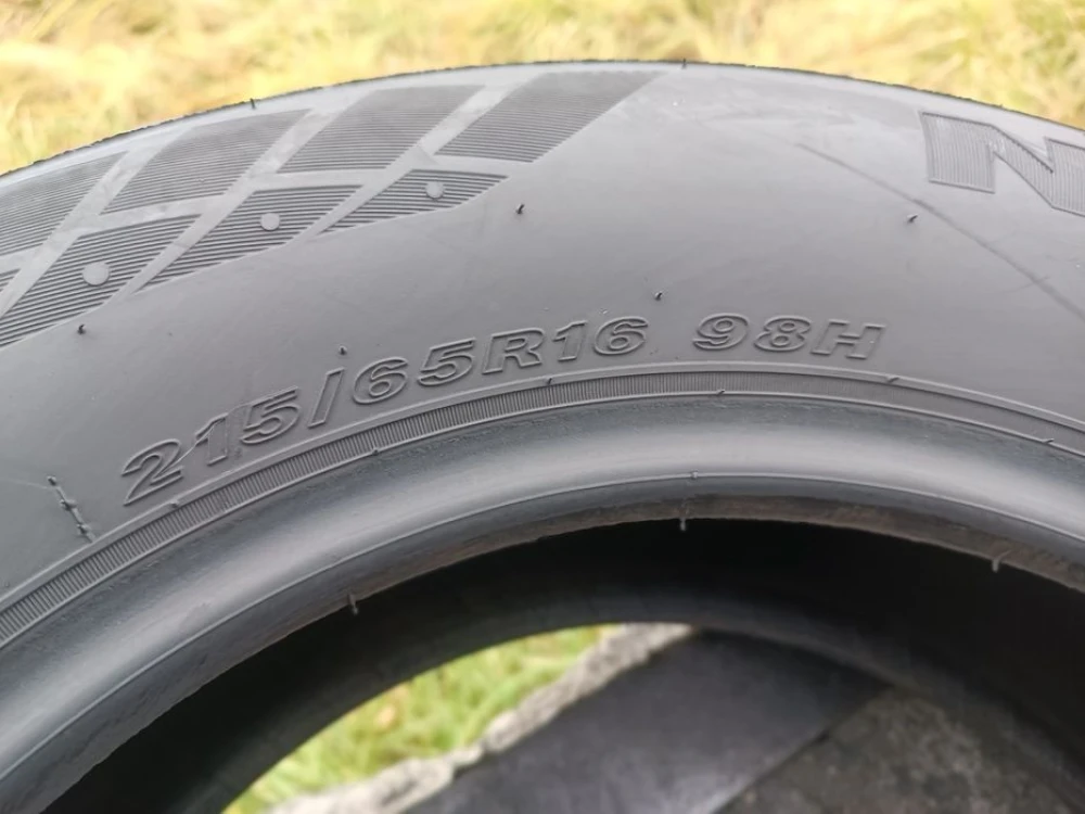 Зимові шини Nexen 215/65 R16 резина Р16