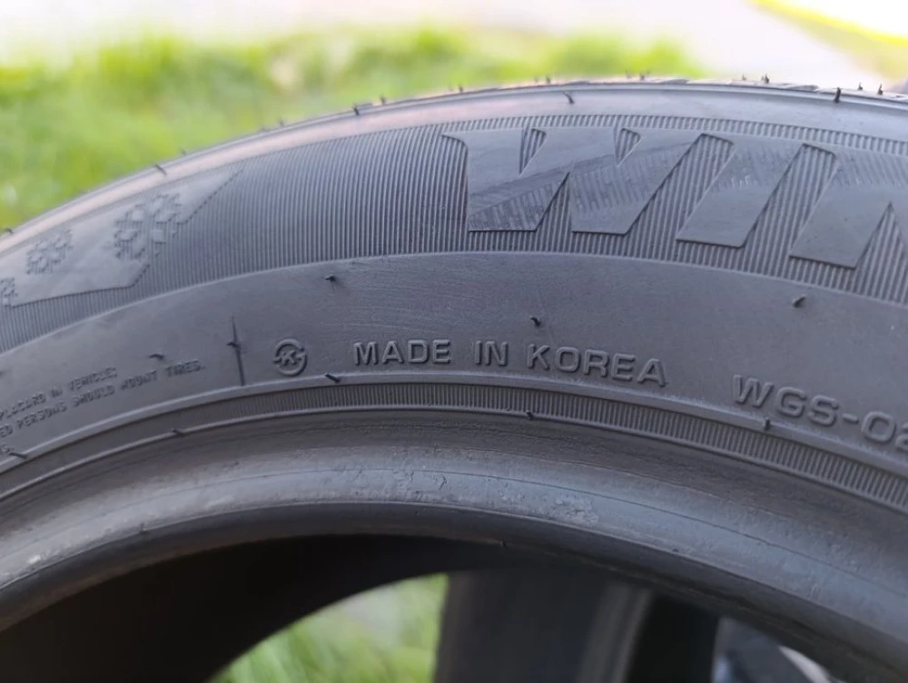 Майже нові зимові шини Roadstone 185/60 R15 резина Р15