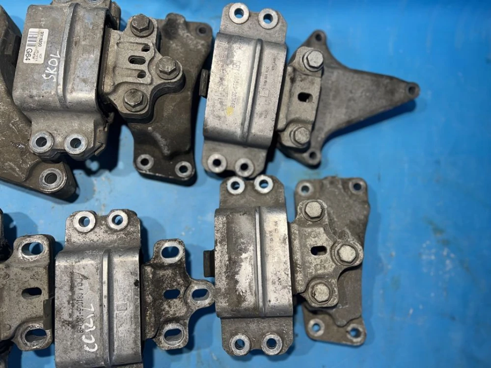 Подушка опора Коробки VW passat b6 b7 cc мкпп Б6 Б7 СС