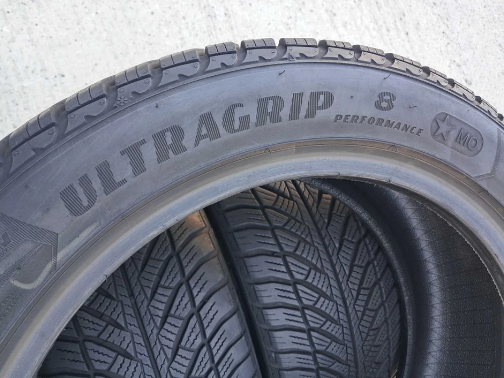 Резина зима 90% протектор Good Year 245/45 R18 UltraGrip 8 Performance