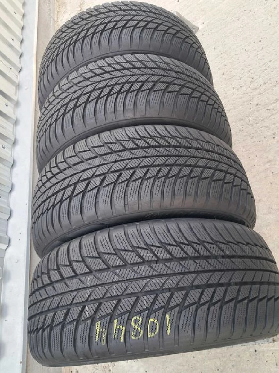 Резина зима 90% протектор Bridgestone 225/50 R17 Blizzak LM001* RFT