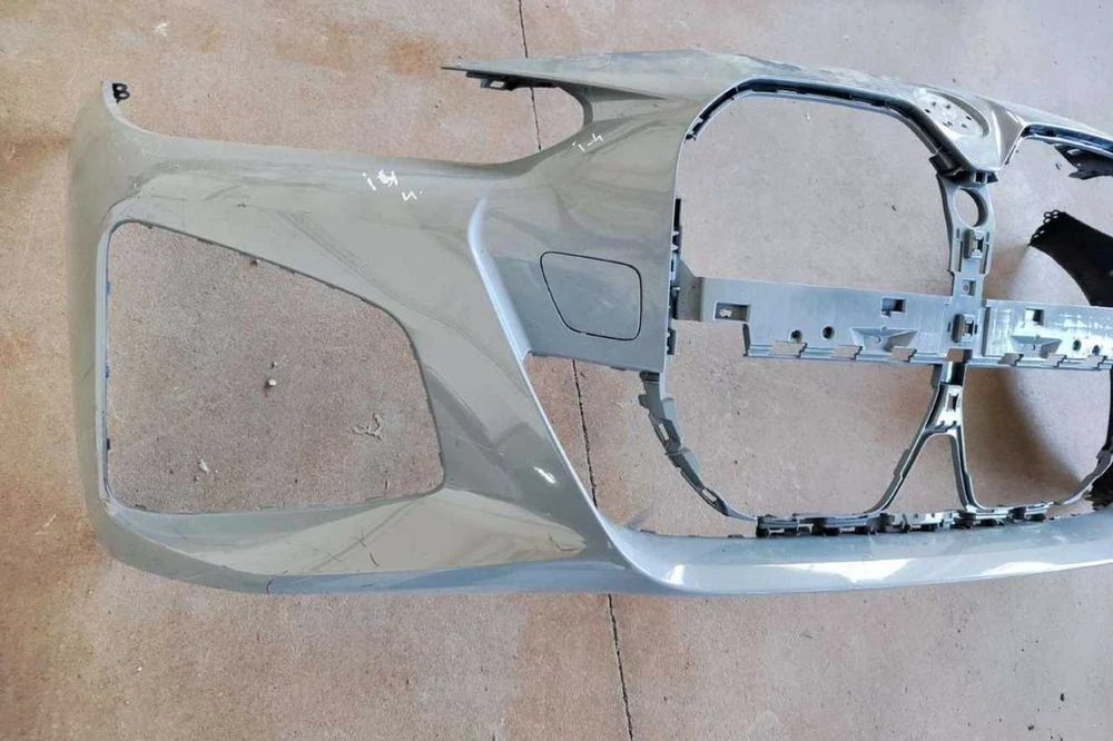 BMW   i4  бампер