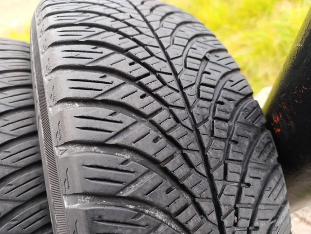 Всесезонні шини Yokohama 195/60 R15