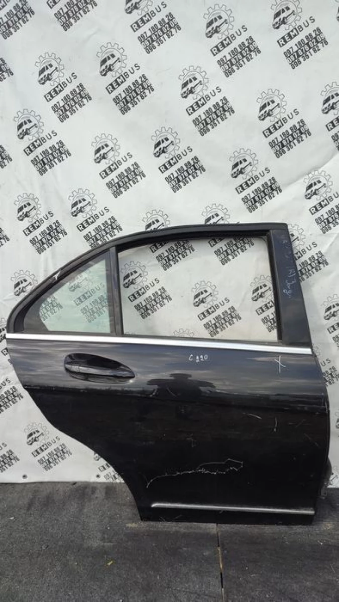 Дверка задня права MB C-class w204 в хорошому стані