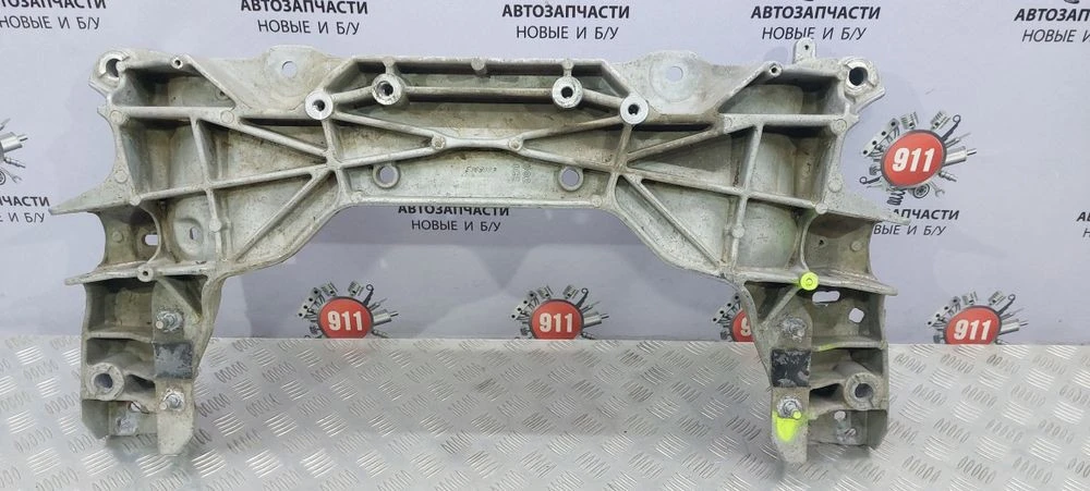 Підрамник передній задня частина на Infiniti Q50/Q60 [54401-4GE0A]