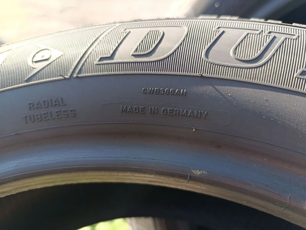 Зимові шини Dunlop 215/60 R17 резина Р17