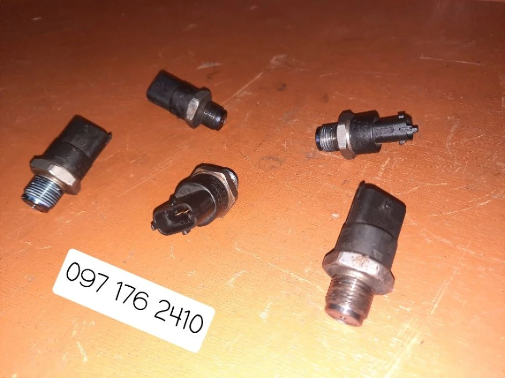 Датчик давления топлива 0281002720 Renault Megane Laguna Trafic Bosch