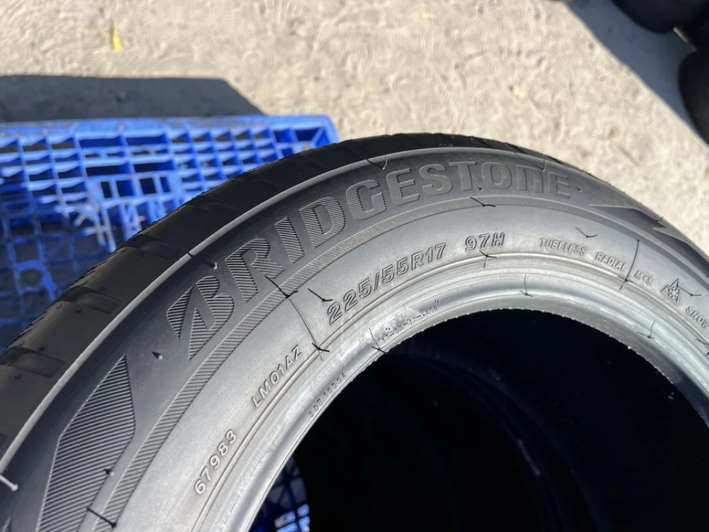 225/55 r17 Bridgestone Blizzak LM001 Резина зимняя