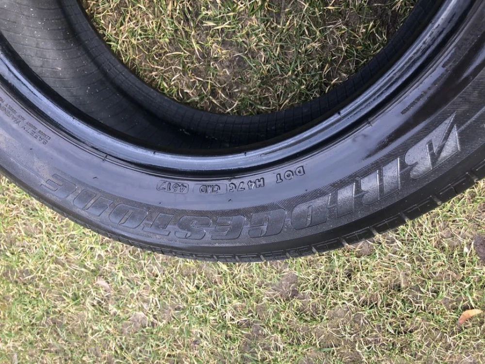Шини літні Bridgestone 235/55/18
