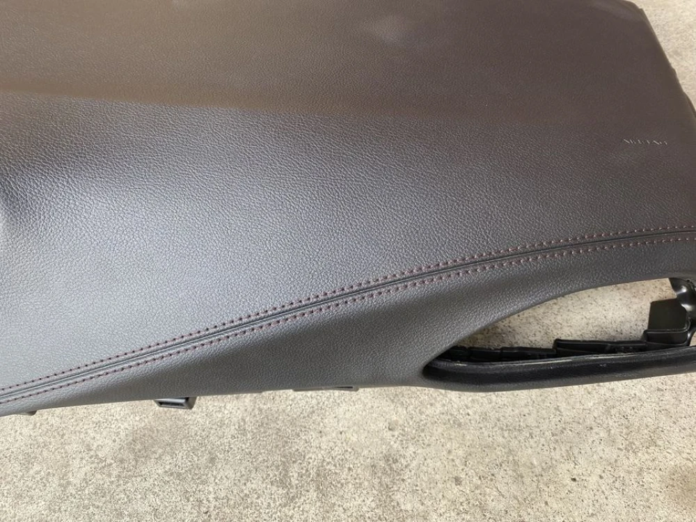 Chrysler Pacifica торпеда кожа