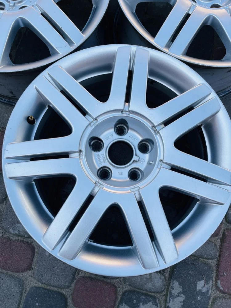 Диски  5/112 R17 VW
