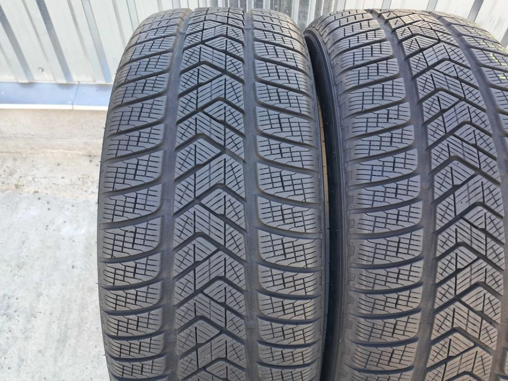Резина зима 90% протектор Pirelli 255/55 R20 Scorpion Winter