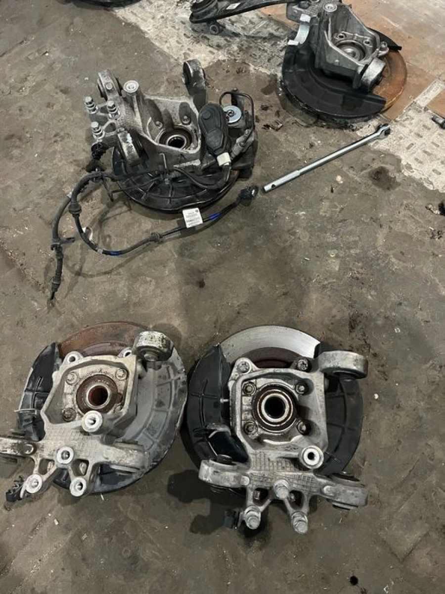 Цапфа кулак зад jeep cherokee kl 2.4 3.2 2014 2016 2018 2020