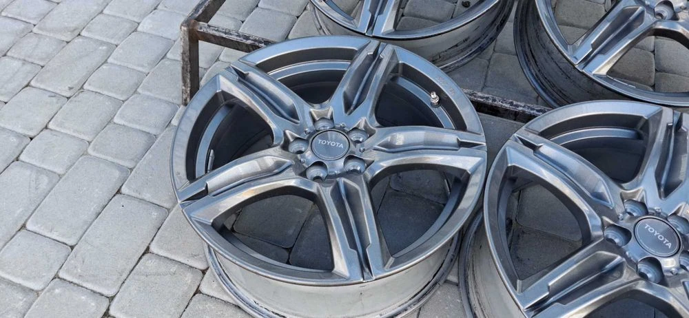 Диски Toyota (Brock) R17 5x100 7J ET45 Avensis Matrix Lexus CT