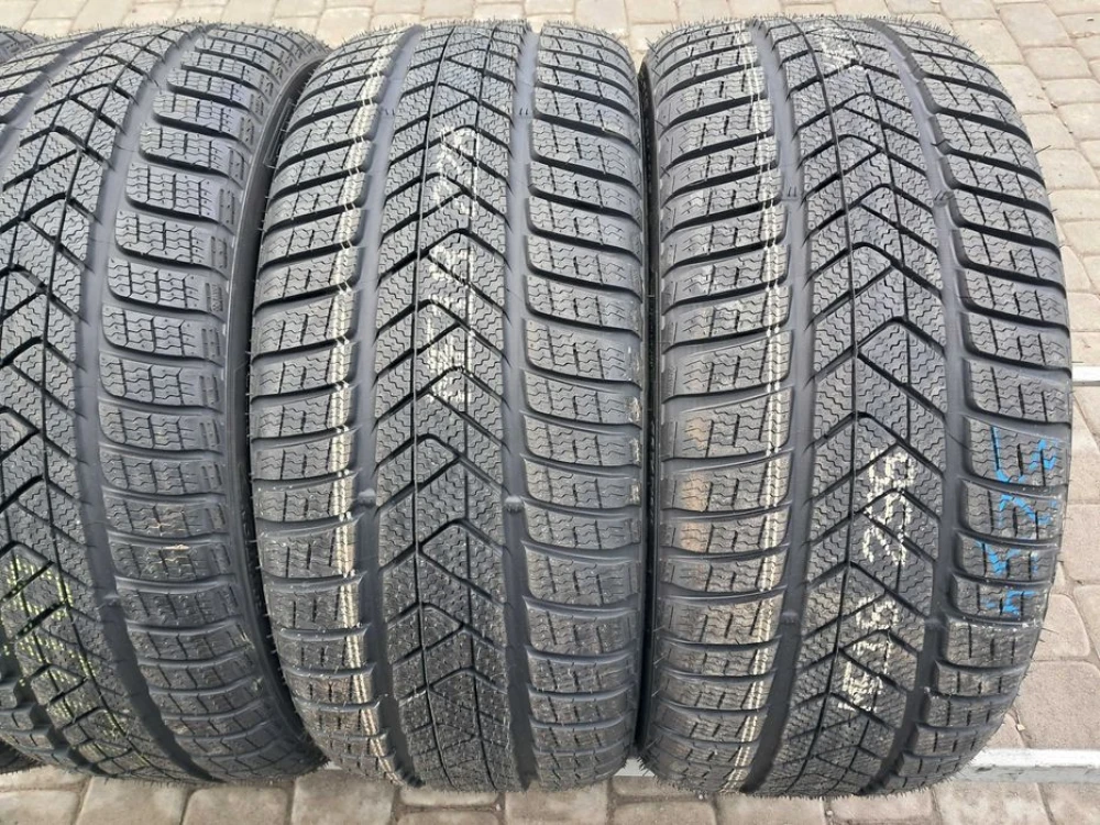 Резина зима НОВА Pirelli 225/40 255/35 R19 Sottozero 3 RFT e