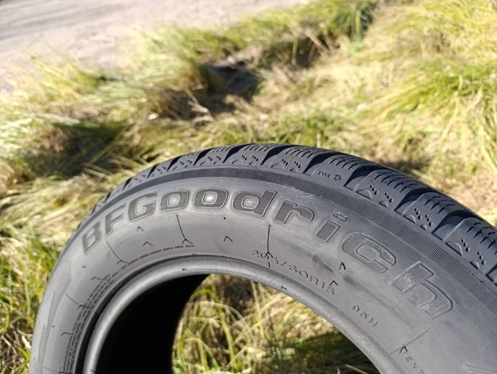 Зимові шини BF Goodrich 205/60 R15 резина Р15