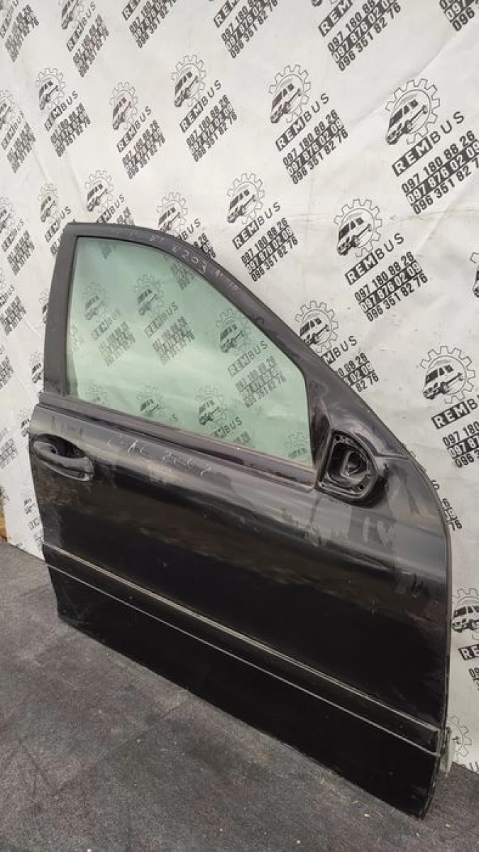 Дверка передня права MB C-Class w202 в хорошому стані